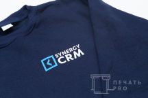 Синие свитшоты с логотипом «CYNERGY CRM»